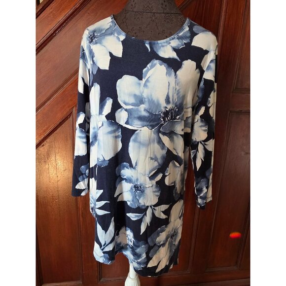 Chicos Blue & White Floral Tunic Top Asymmetrical 2 Large - Picture 1 of 9